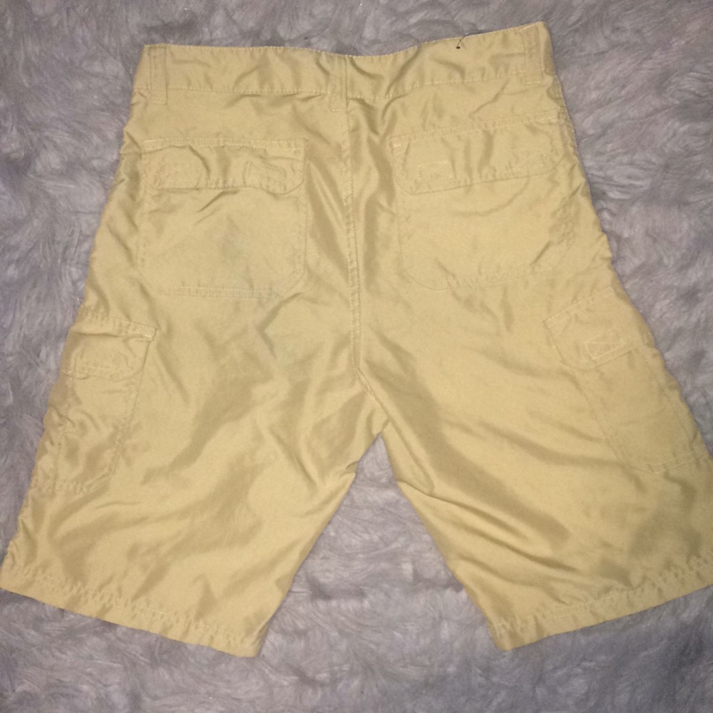 ❤️ Men’s cargo Style light weight Kaki shorts.